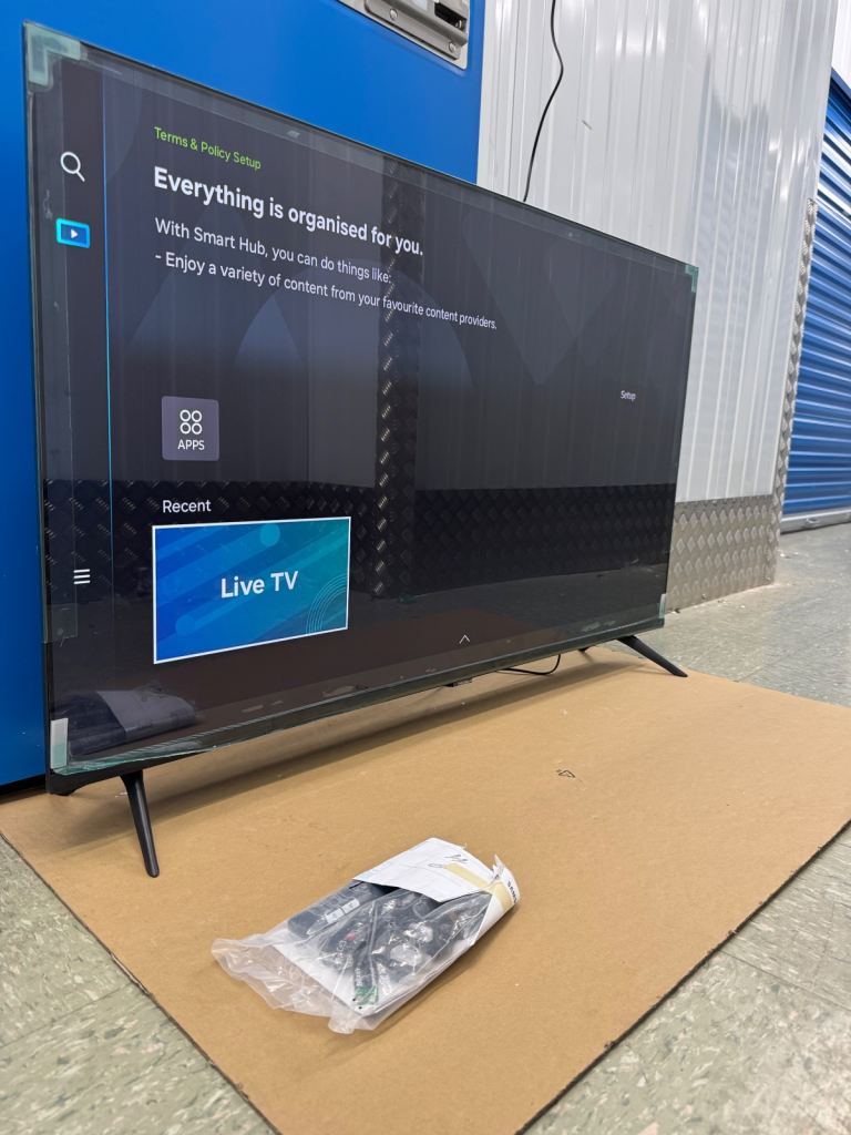 BRAND NEW Samsung 55 inch Crystal UHD CU7020 4K Smart TV