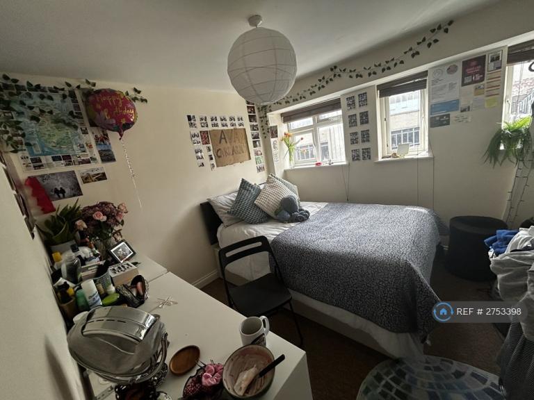 6 bedroom flat in Bond Street, Bristol, BS1 (6 bed) (#2753398)