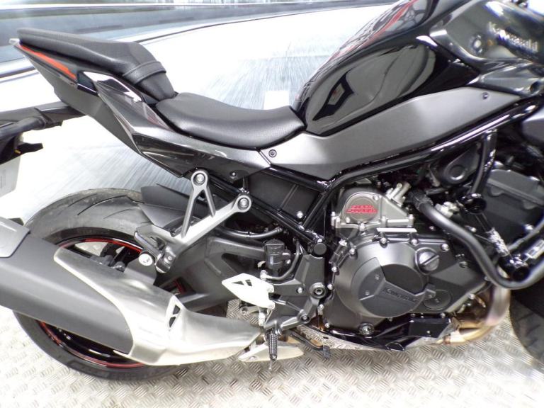 2025 KAWASAKI ZH2 WITH ONLY 1245 MILES FROM NEW