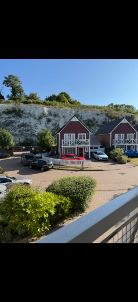 Double Room Available – ME6 5SH – £720 PCM (Bills Included)