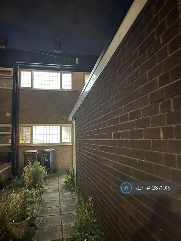 3 bedroom house in Siviter Way, Dagenham, RM10 (3 bed) (#2871016)