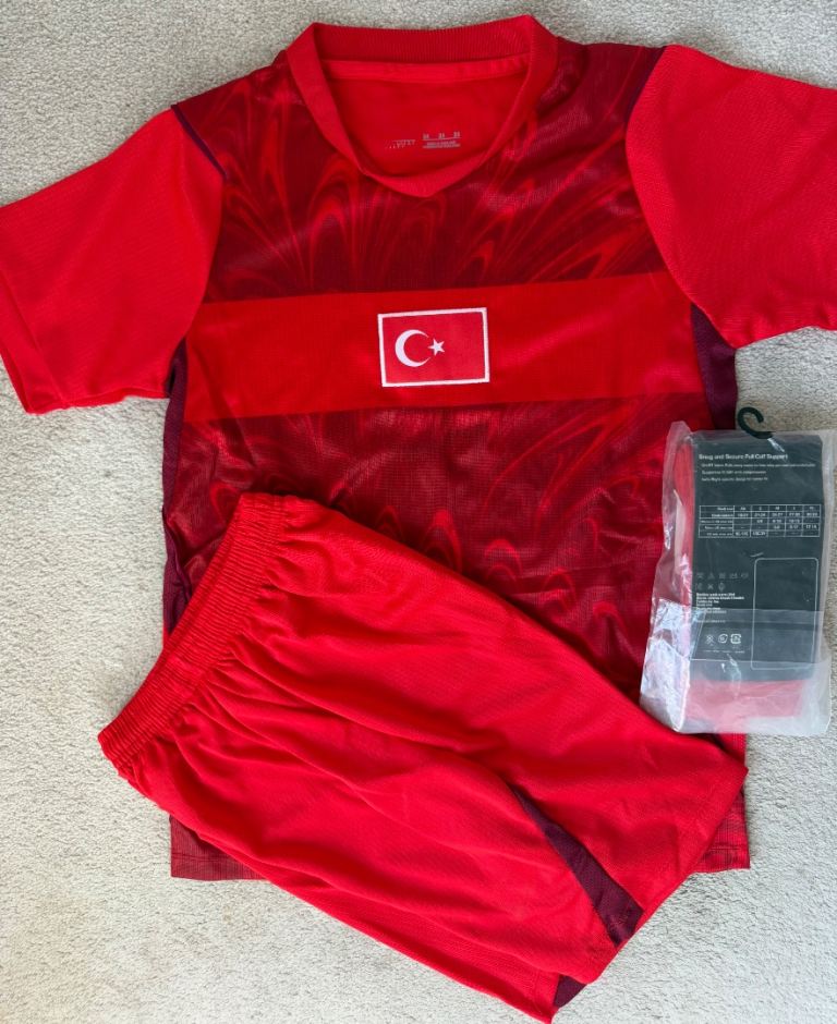 Kids Football Turkey World Cup kit with socks size 8 Years tag 24