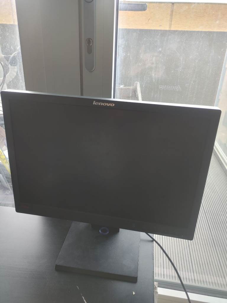 Lenovo ThinkVision 19 inch Monitor - VGA, DVI, HDMI