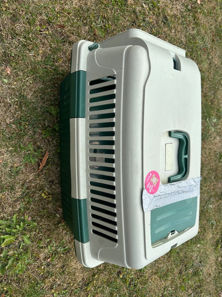 Pet Carrier Box – Good Condition, Multicoloured