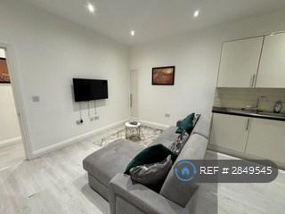 1 bedroom flat in Seaview Court, Walton On The Naze, CO14 (1 bed) (#2849545)