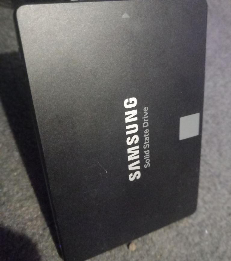 Batocera ssd 250gig! Retro emulation station! 6000 games!