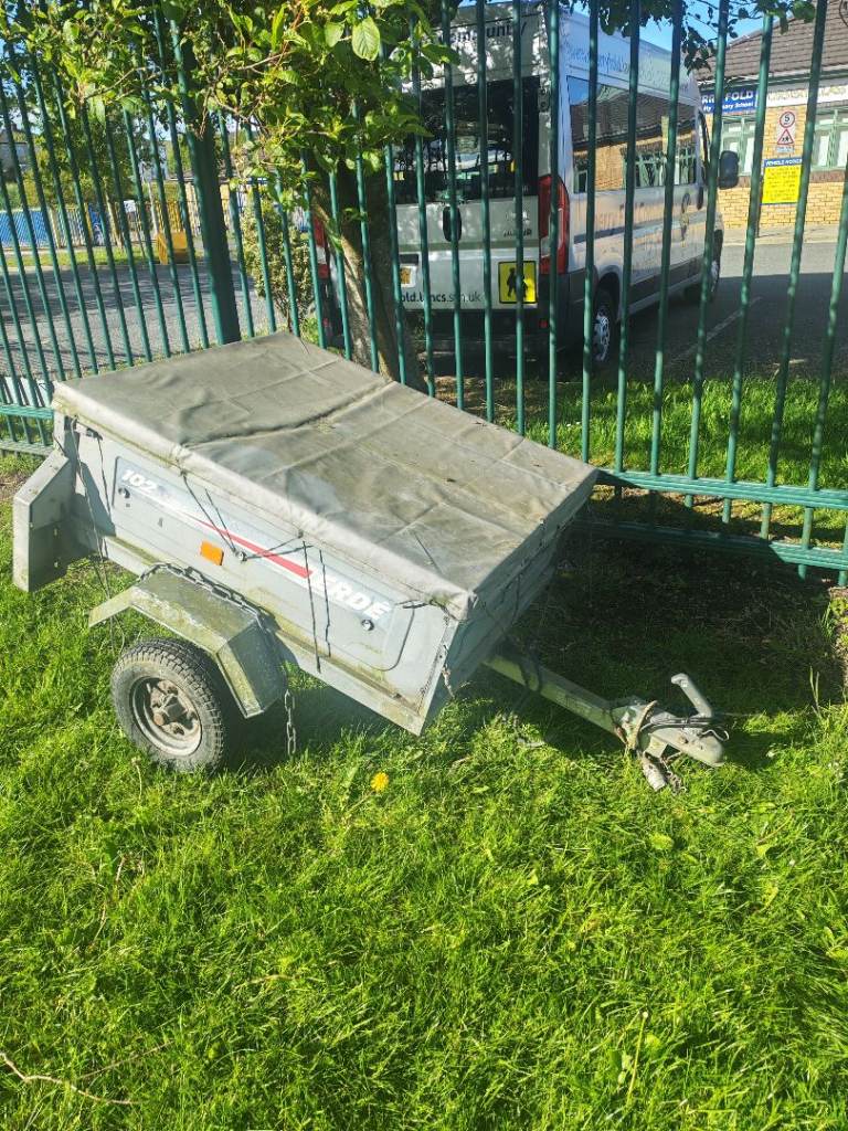 Erde 102 aluminium tipping trailer with lid