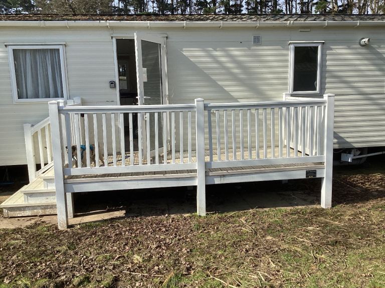 Lovely 3 bed Static sleeps 6 on family/dog friendly site near Newquay Cornwall 