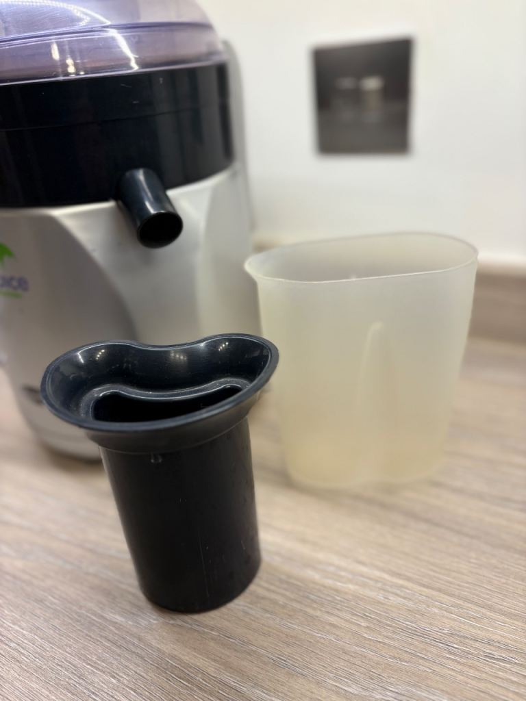 Breville Juice Fountain Junior JE22  Silver/Black 