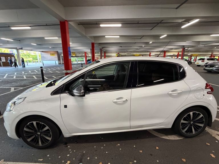 Peugeot 208 high Tech 2018