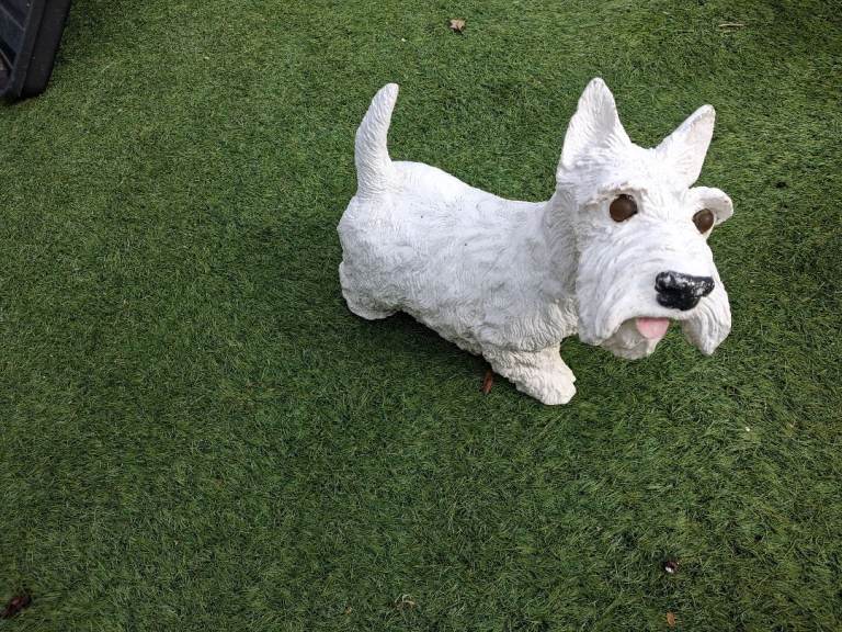 Scottie dog garden ornament 
