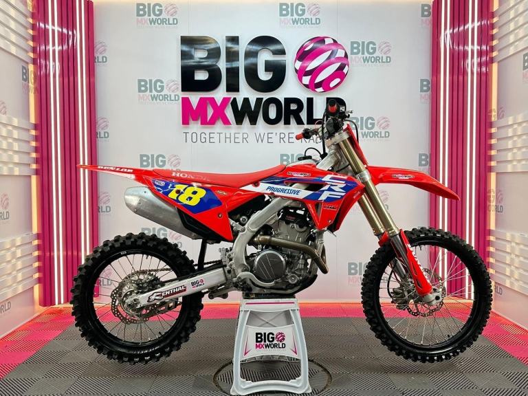 Honda CRF 250 2022 - 70 Hrs - NewGraphics & Fresh Prof Service Forks & Shock