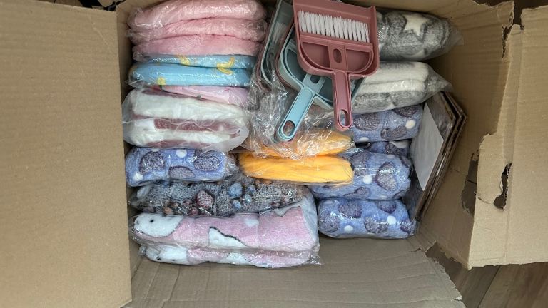 Small animal bedding job lot 