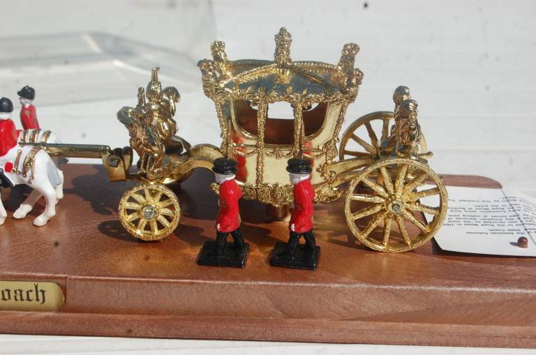  NEW Royal State Coach Silver Jubilee 1977 Model – Good Condition
