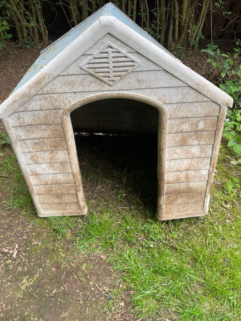 **Large Outside Dog kennel**