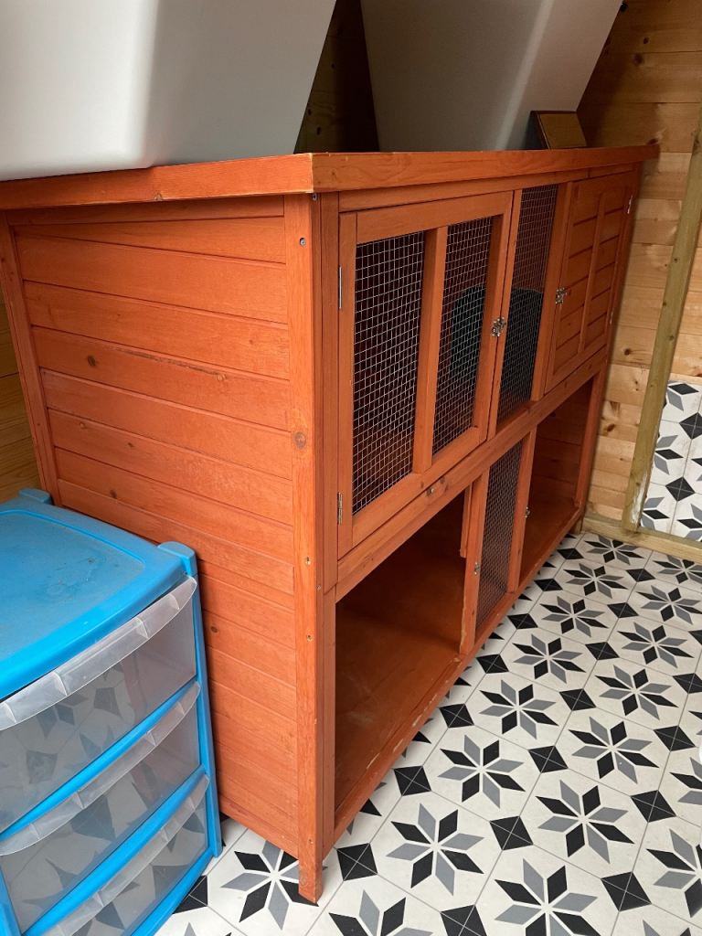 Rabbit hutch
