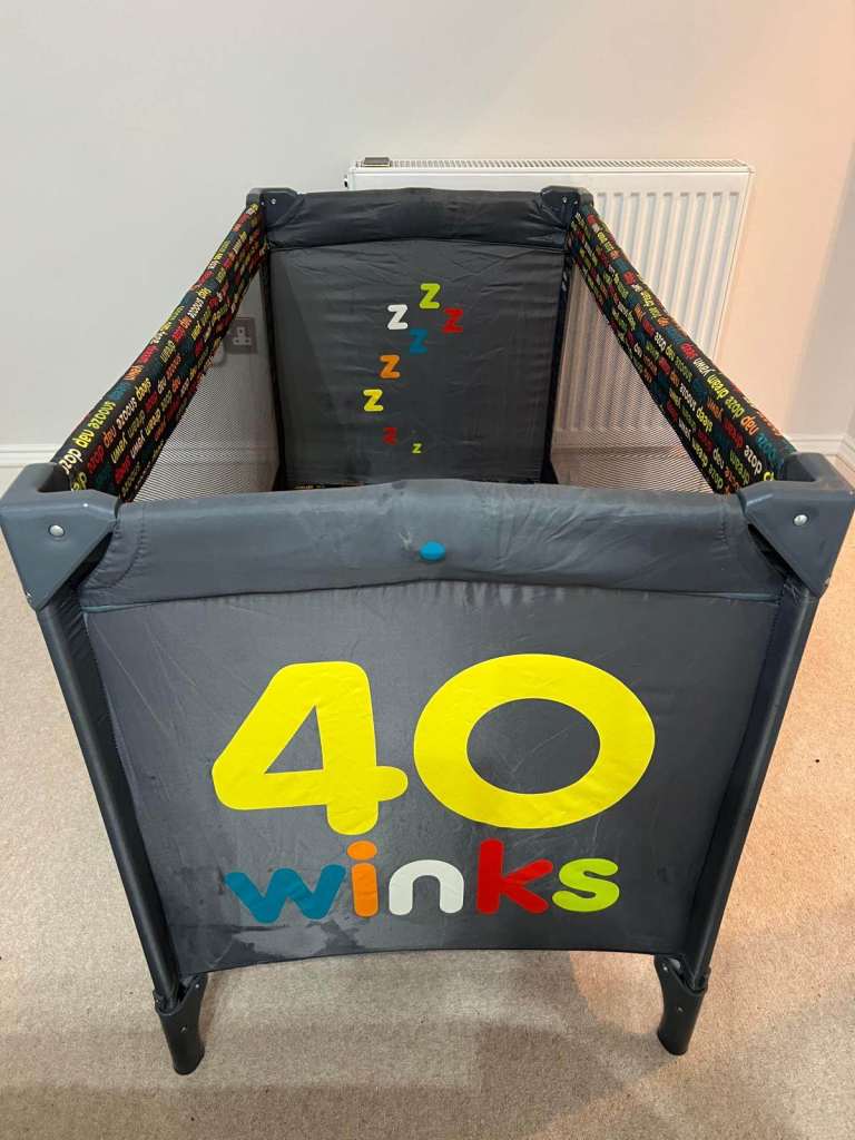 Cosatto Travel Cot – Light, Stylish & Easy to Fold – Great Condition