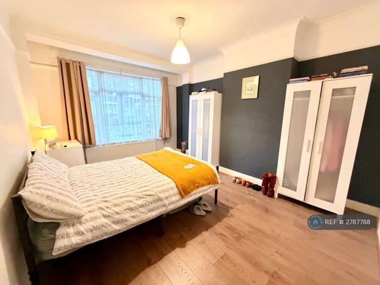 4 bedroom house in Ipswich Road, London, SW17 (4 bed) (#2787788)
