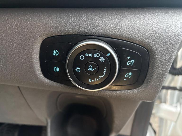 2020 Ford Transit Custom 2.0 300 EcoBlue Limited Crew Van Auto L1 H1 Euro 6 (s/s) 5dr (6 Seat) PA...