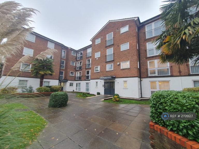 2 bedroom flat in Downhurst Court, London, NW4 (2 bed) (#2726127)