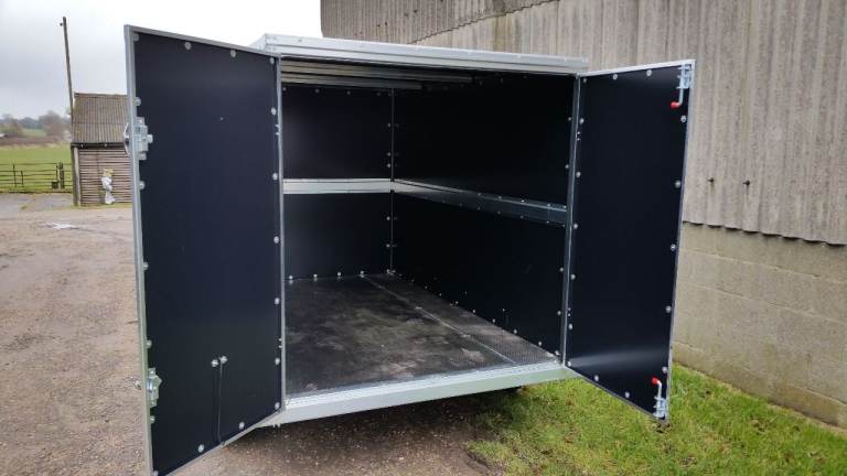 Box Trailer with Doors (Twin Axle) 8' X 5' X 5' in Black or White - Tickners