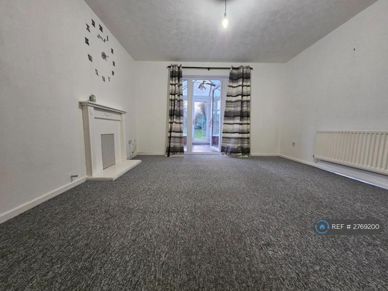 2 bedroom house in New Forest Road, Walsall, WS3 (2 bed) (#2769200)