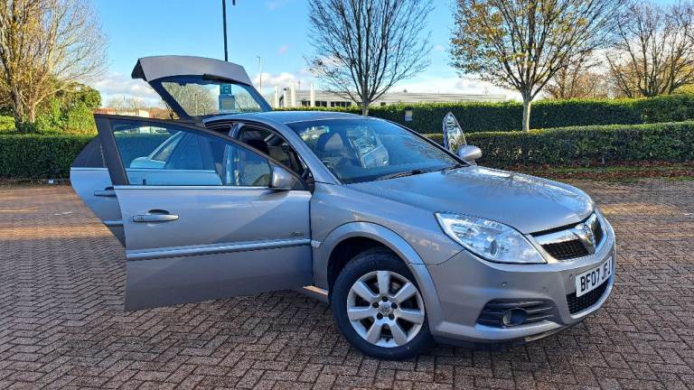 2007 Vauxhall Vectra 2.2 Direct Petrol Automatic – Rare Spec – New MOT – ULEZ Compliant