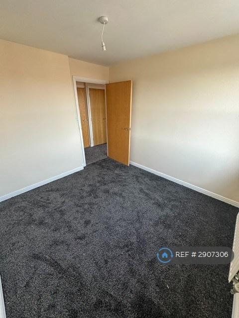 2 bedroom flat in Pavior Road, Nottingham, NG5 (2 bed) (#2907306)