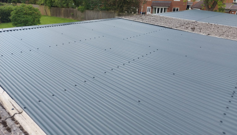 Garage/Parking/Storage to rent: Honor Close, Blenheim Road, Oxford OX5 2HP, NEW ROOFS FITTED