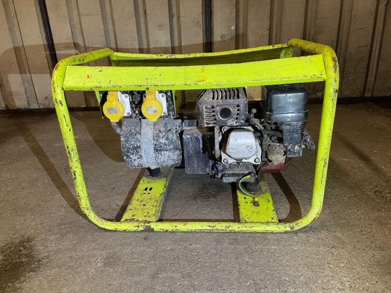 Pramac E4000 230V / 115V Honda GX200 Petrol Generator