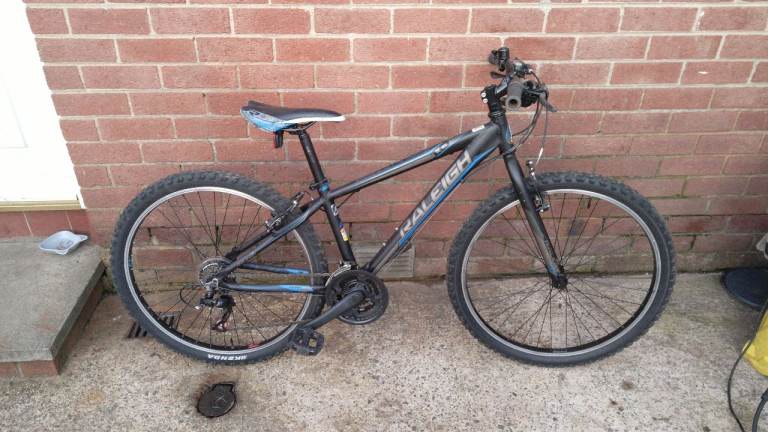 Raleigh Talus 1.0 26″ wheel 14" aluminum frame hardtail mountain bike