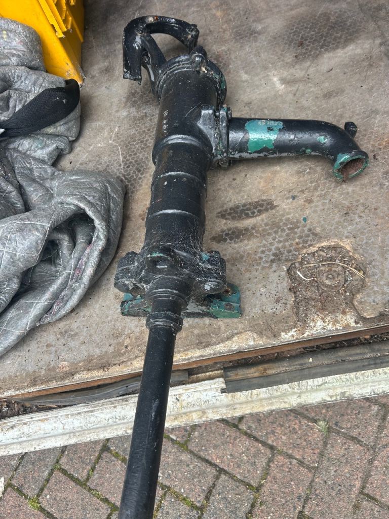 Black Vintage Style Water Pump – Garden Feature
