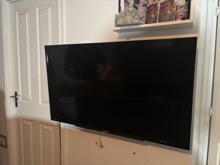 Sony KDL-46R473A BRAVIA 46 Inch LED TV Television with Stand