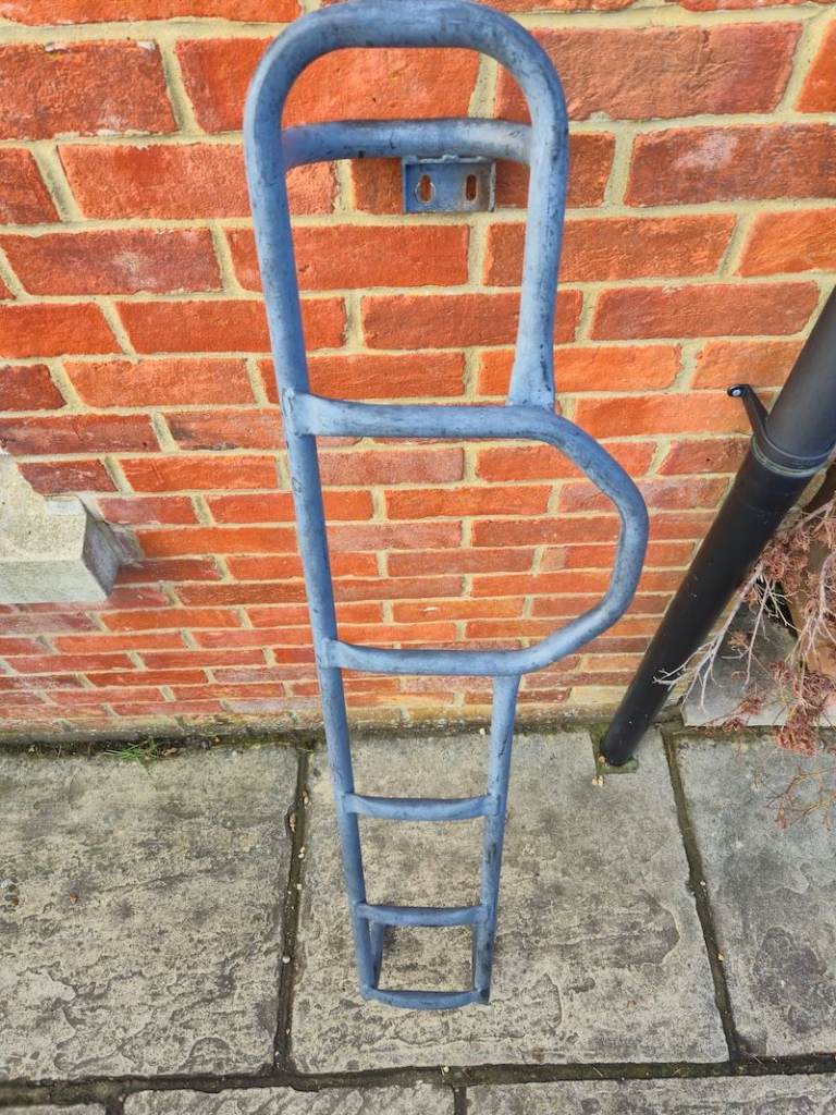 Land Rover Defender 110 CSW Rear Ladder Spare Wheel Curved - NO BOTTOM BRACKET