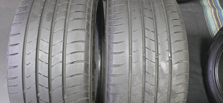 215 55 18   2 x tyres Kumho Ecesta HS51