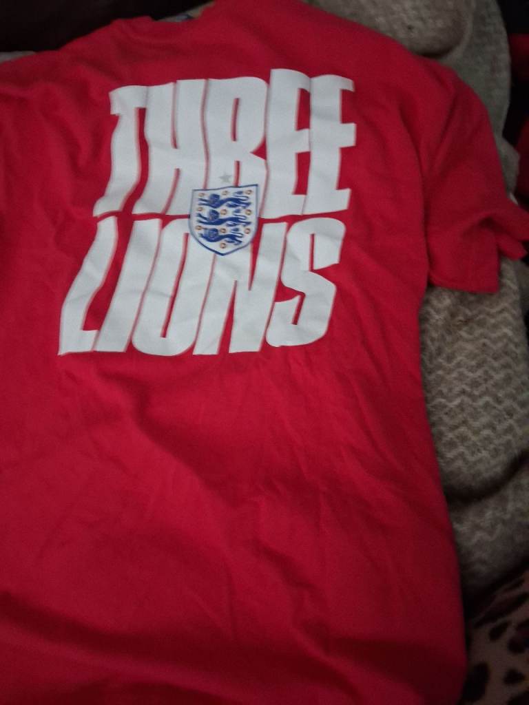 2New boys england tshirt size 6; size 9
