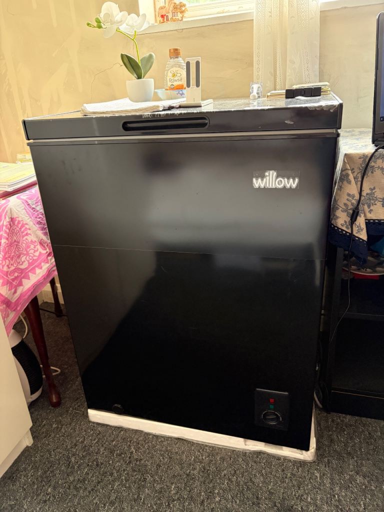 Willow Chest Freezer - Black, Good Condition