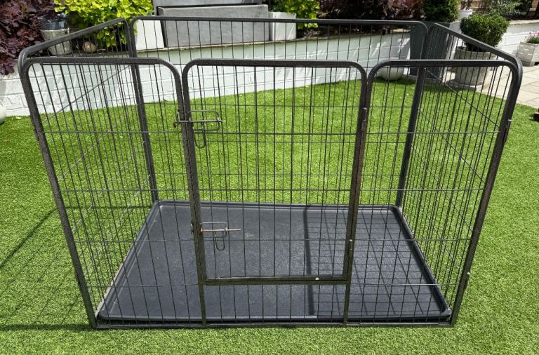 Dog/puppy/ rabbit pen or enclosure 