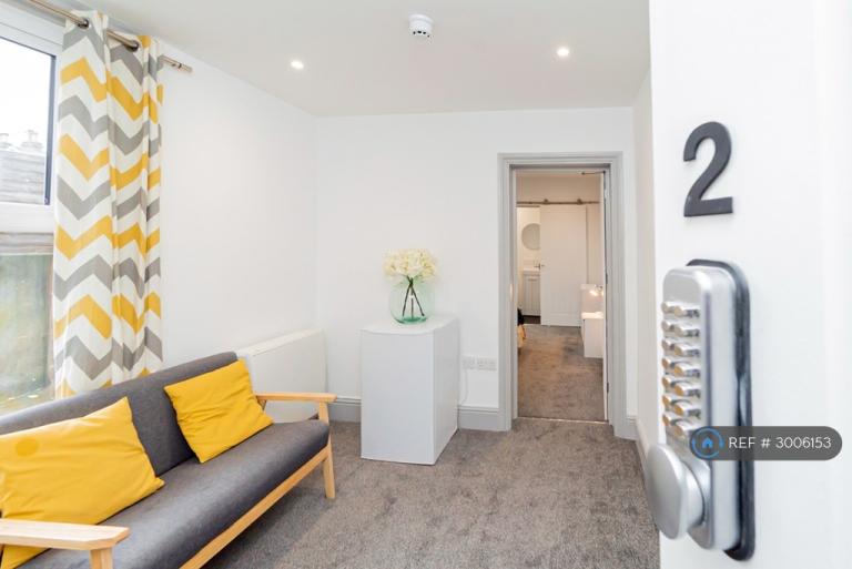 1 bedroom in Canterbury Road, Sittingbourne, ME10 (#3006153)