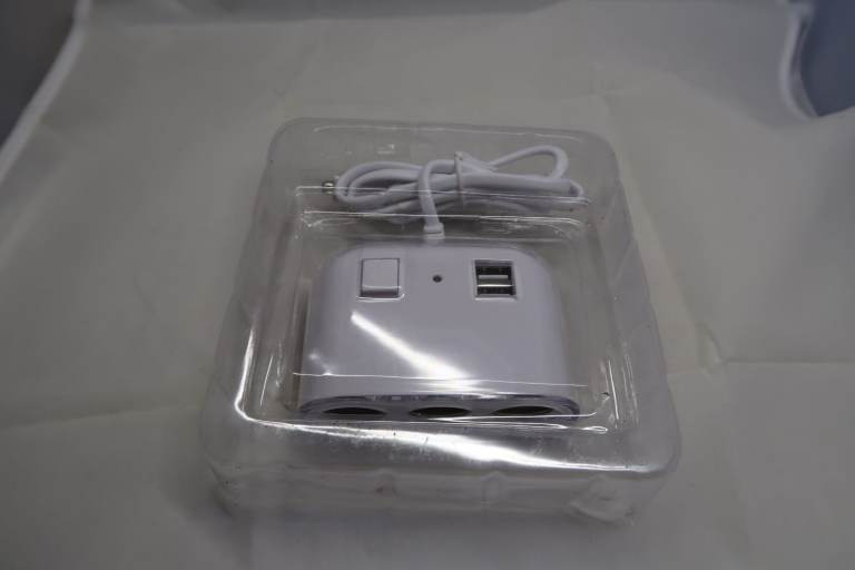 Car Charger with 2 USB ports and 3 Car Sockets 120w