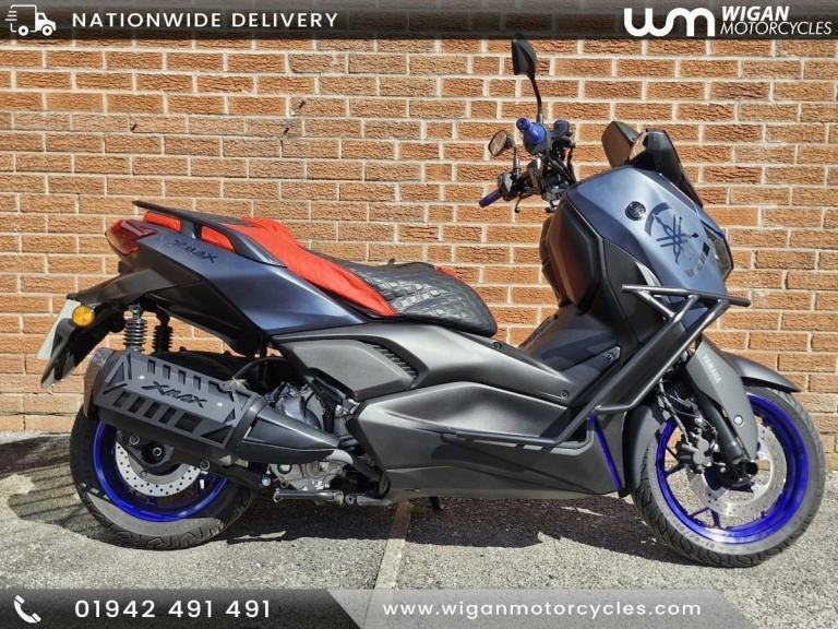 YAMAHA X-MAX 300