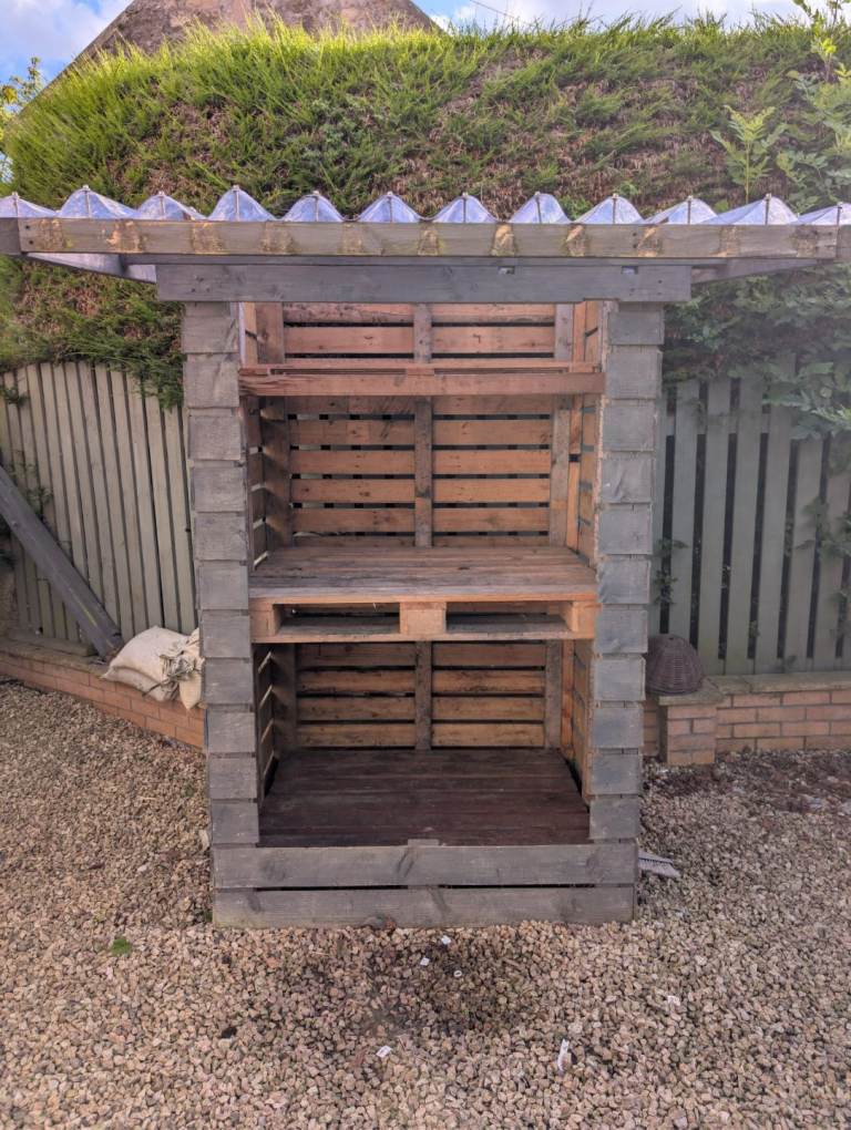 Sturdy Wooden Log Store / Garden Shed Unit