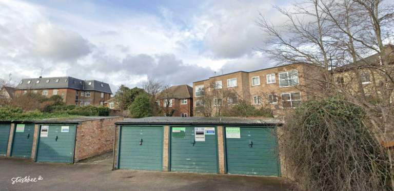 Garage to rent in London (N22) | Stashbee