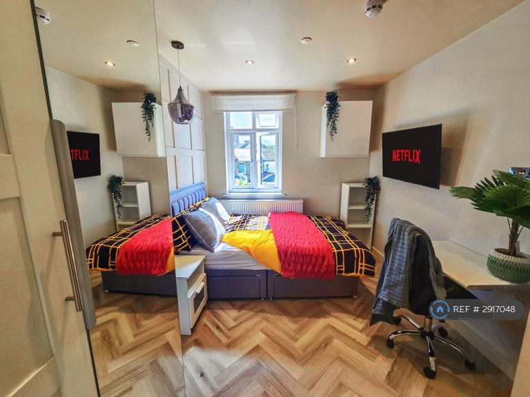 1 bedroom in Waverley Road, London, SE18 (#2917048)