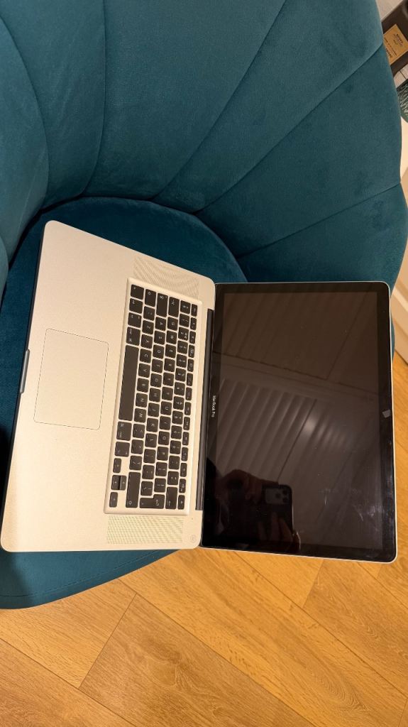 Apple MacBook pro 17” spares or repair