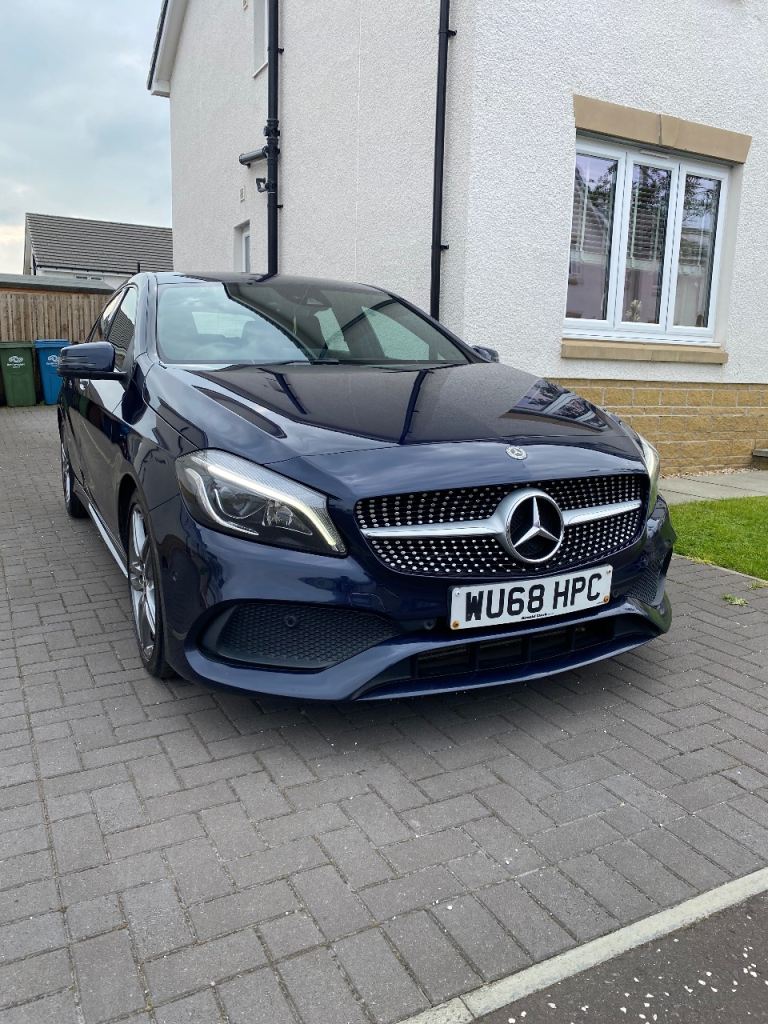 Mercedes-Benz A200d AMG Line Premium 