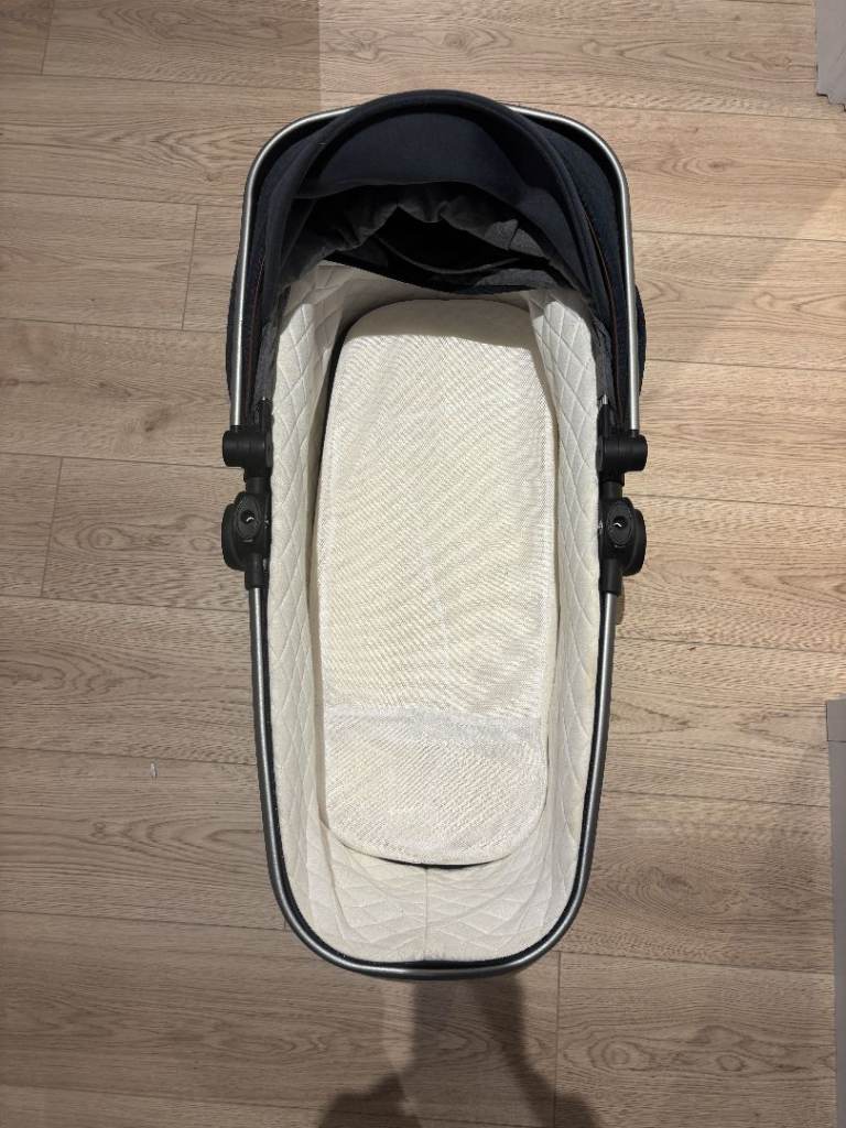 Silver Cross Wave double (tandem) pushchair