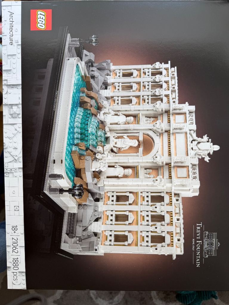 Lego Trevi Fountain Set (BNIB)