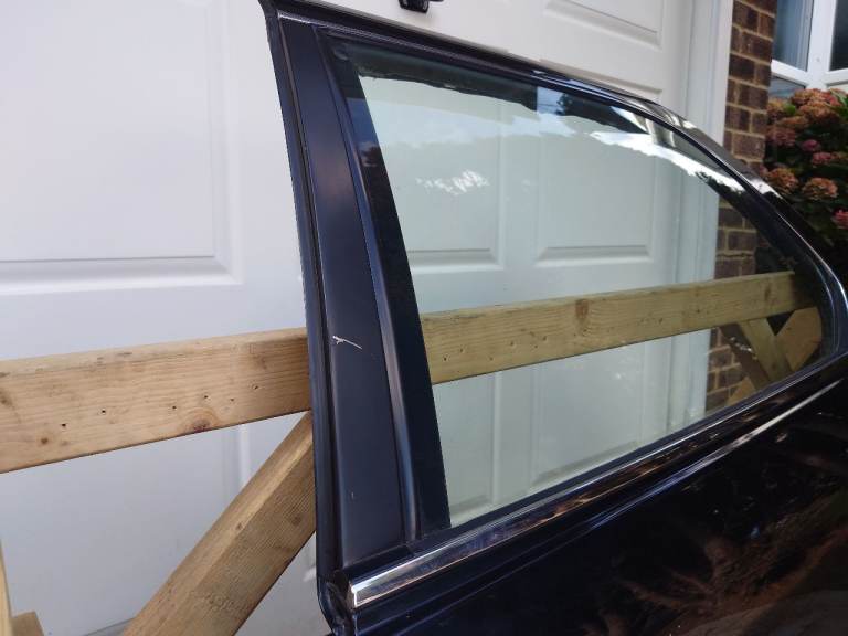 LS400 (97) Rear Door Skins + Glass