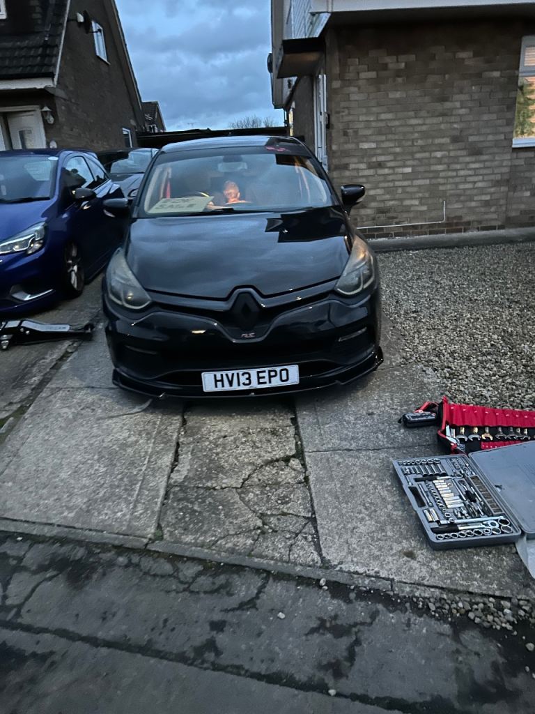 Renault clio RS200, Hatchback, 2013, Semi-Auto, 1618 (cc), 5 doors